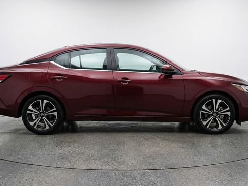 Used 2025 Nissan Sentra SV FWD image 8