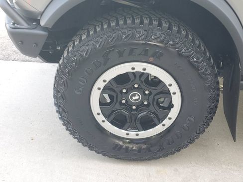 Used 2024 Ford Bronco Badlands AWD/4WD image 13