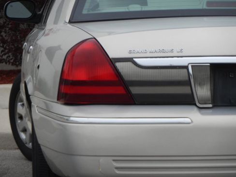 Used 2008 Mercury Grand Marquis LS RWD image 1