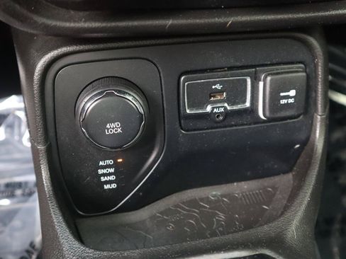 Used 2017 Jeep Renegade Altitude AWD/4WD image 77