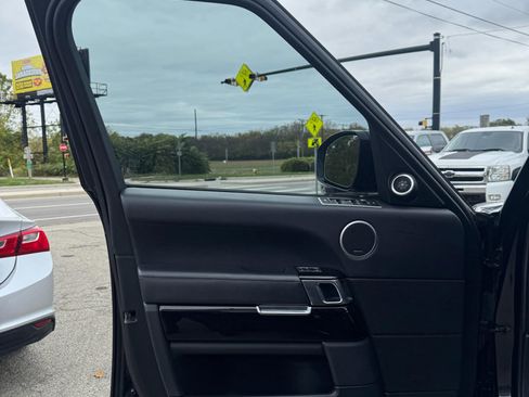 Used 2017 Land Rover Range Rover Supercharged image 13