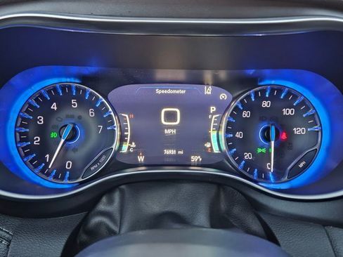 Used 2020 Chrysler Pacifica Limited w/ Advanced Safetytec Group image 10