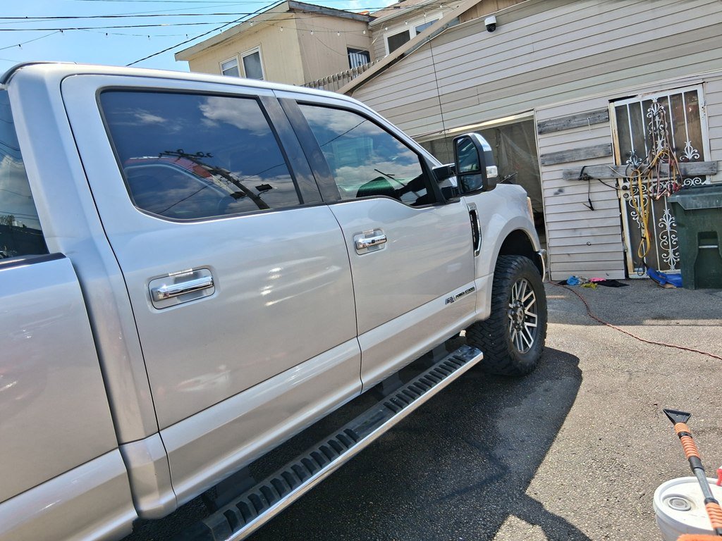 Used 2017 Ford F250 Lariat w/ Lariat Ultimate Package AWD/4WD image 9