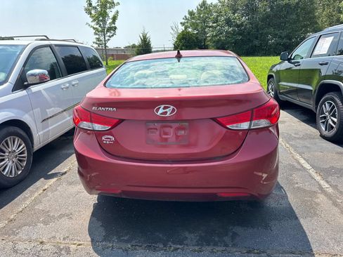 Used 2013 Hyundai Elantra GLS w/ Preferred Pkg FWD image 13