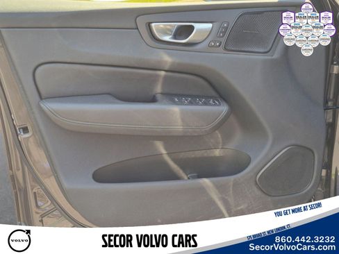 Used 2024 Volvo XC60 T8 Plus w/ Climate Package AWD/4WD image 11