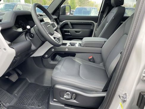 New 2026 Land Rover Defender 130 X-Dynamic SE AWD/4WD image 14