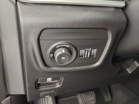Used 2023 Jeep Grand Cherokee Limited AWD/4WD image 24