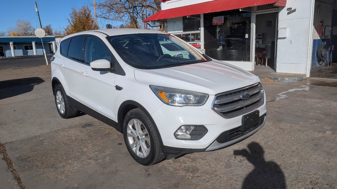 Used 2017 Ford Escape SE AWD/4WD image 3