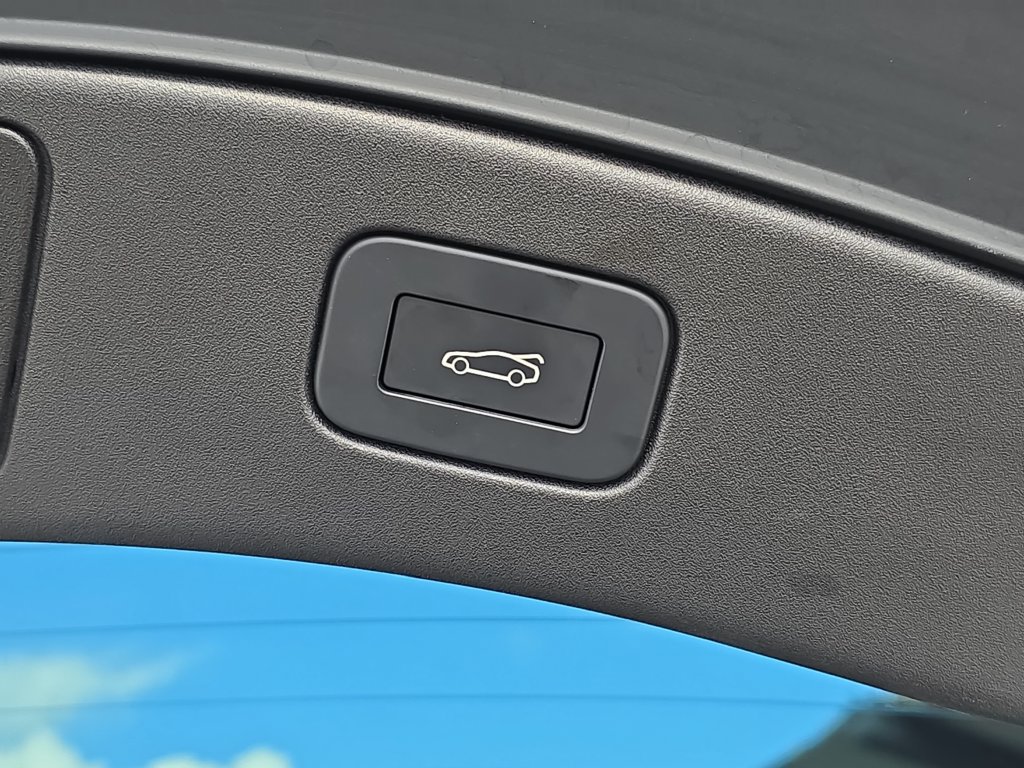 Certified 2024 Jaguar F-TYPE R AWD/4WD image 12