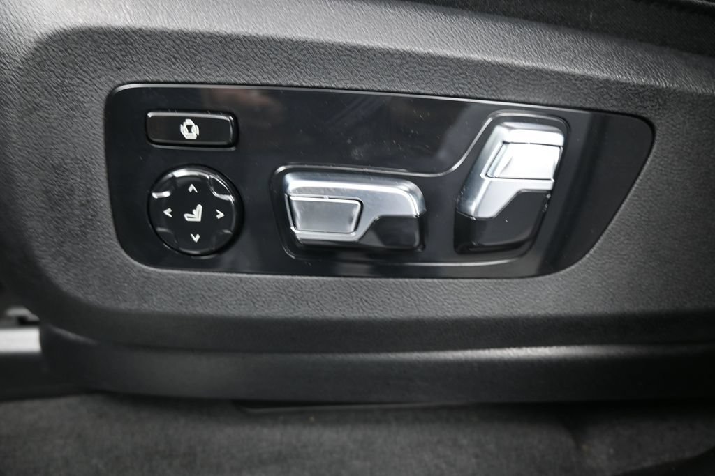 Used 2025 BMW X5 sDrive40i w/ Climate Comfort Package RWD image 31