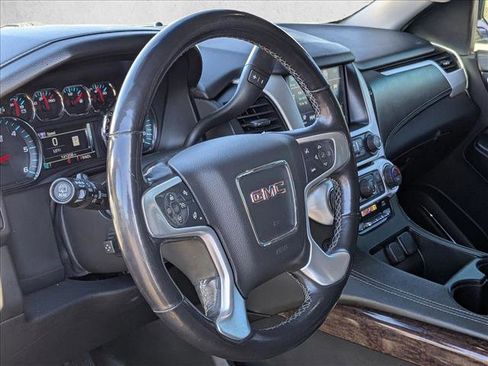 Used 2019 GMC Yukon XL SLT image 10