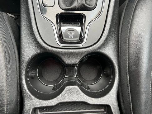 Used 2019 Jeep Cherokee Limited image 28