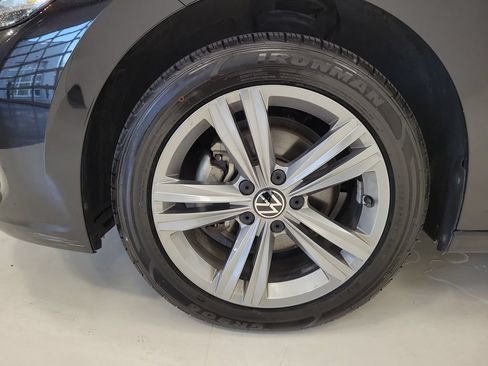 Used 2024 Volkswagen Jetta SE FWD image 8