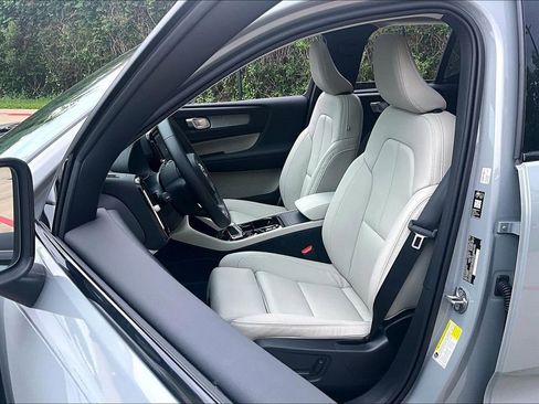New 2026 Volvo XC40 B5 Plus w/ Protection Package Premier AWD/4WD image 37
