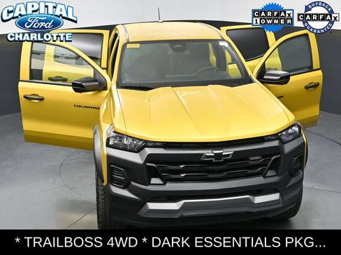 Used 2024 Chevrolet Colorado Trail Boss w/ LPO, Dark Essentials Package AWD/4WD image 32