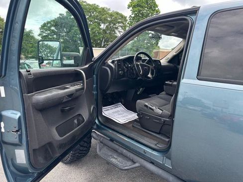 Used 2009 Chevrolet Silverado 1500 LT w/ Power Pack Plus AWD/4WD image 11