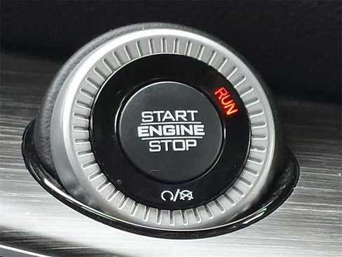 Used 2023 Jeep Wagoneer Series III w/ Preferred Equipment Group image 24