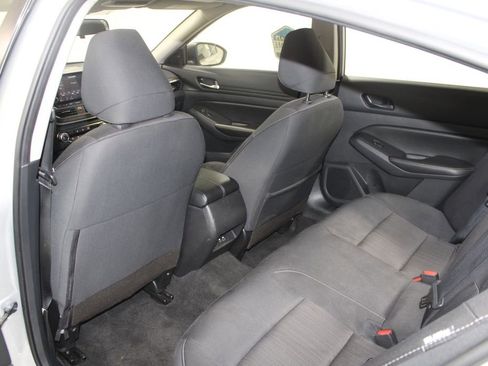 Used 2024 Nissan Altima 2.5 SV image 23