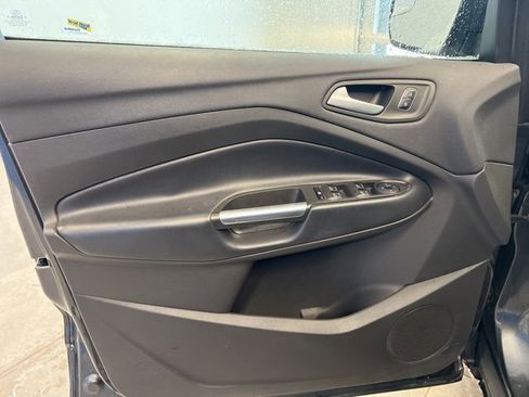 Used 2019 Ford Escape SE image 19