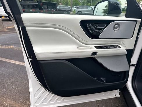 New 2026 Lincoln Aviator Black Label w/ Jet Appearance Package AWD/4WD image 11