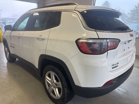 Used 2023 Jeep Compass Latitude w/ Convenience Group image 5