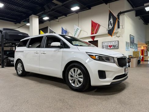 Used 2016 Kia Sedona LX FWD image 6
