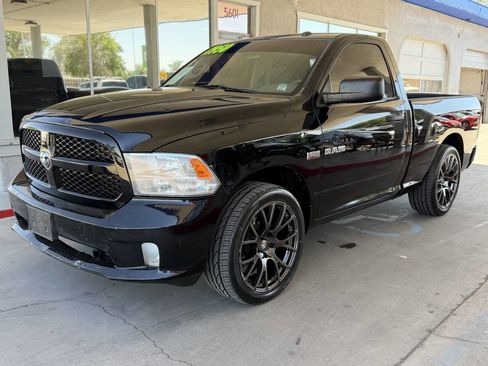 Used 2014 RAM 1500 Express RWD image 3