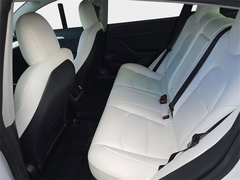 Used 2022 Tesla Model 3 Performance image 17