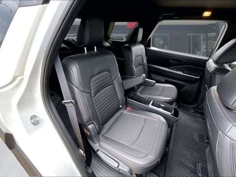 Used 2025 Nissan Pathfinder Rock Creek AWD/4WD image 25
