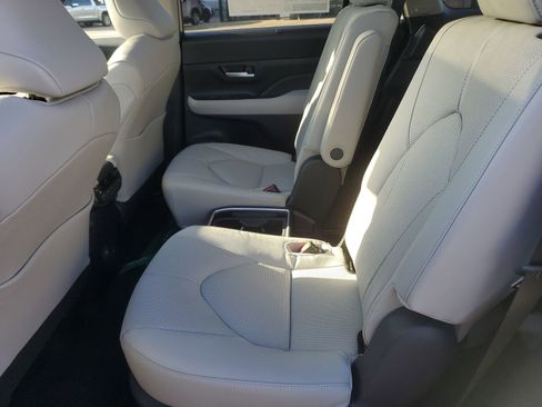 New 2026 Toyota Grand Highlander Limited image 14