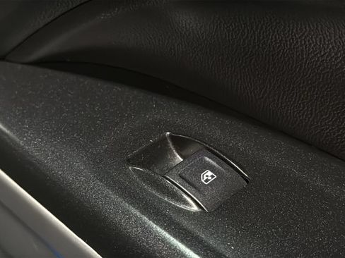 Used 2022 Chevrolet Colorado ZR2 w/ ZR2 Dusk Special Edition AWD/4WD image 10
