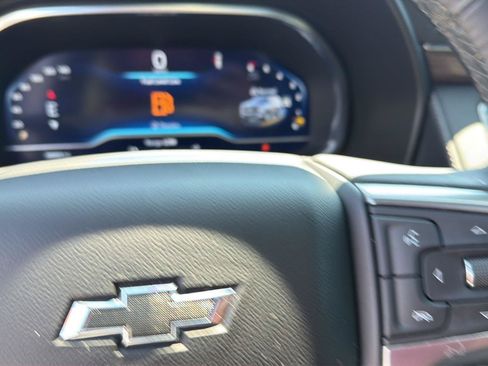 Used 2023 Chevrolet Tahoe Z71 w/ Luxury Package AWD/4WD image 24