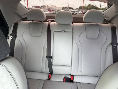 Used 2024 Hyundai Elantra Limited FWD image 18