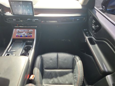 Used 2020 Lincoln Aviator Reserve w/ Elements Package Plus image 18