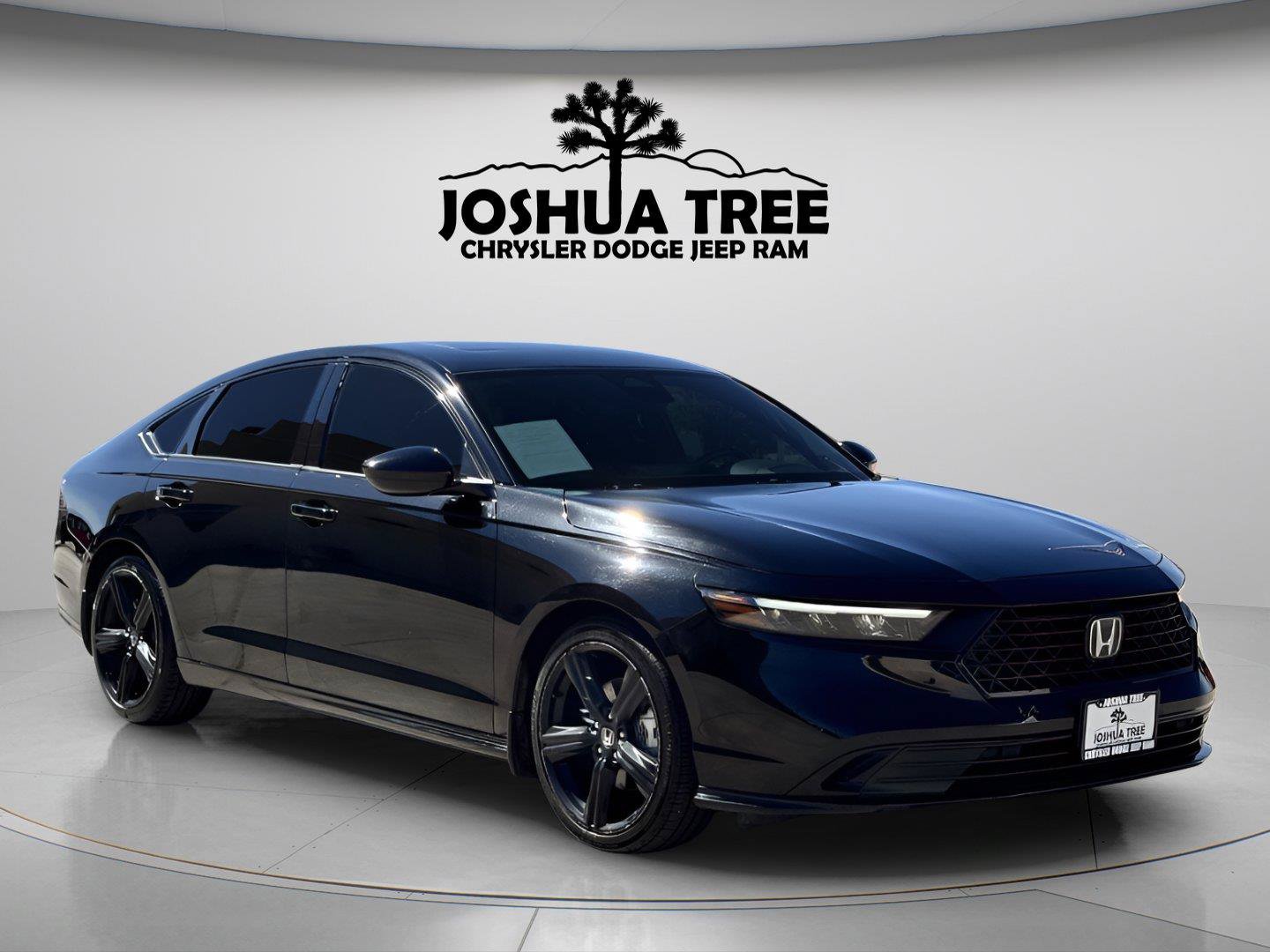 Used 2025 Honda Accord Sport image 1