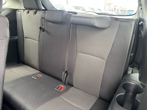 Used 2020 Toyota Highlander L FWD image 23