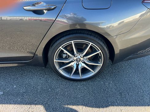 Used 2023 Genesis G70 2.0T image 8