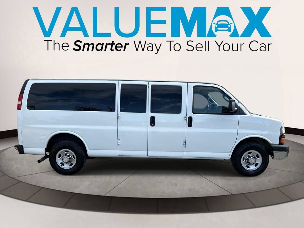 Used 2016 Chevrolet Express 3500 LT w/ LT Preferred Equipment Group RWD image 2