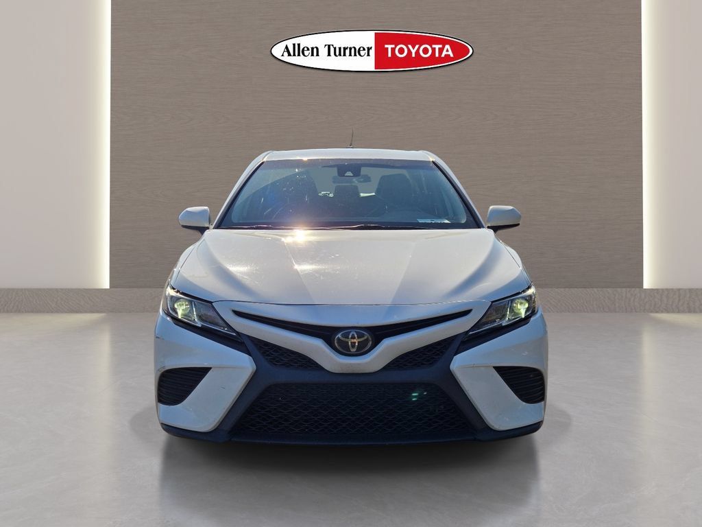Used 2019 Toyota Camry SE FWD image 4