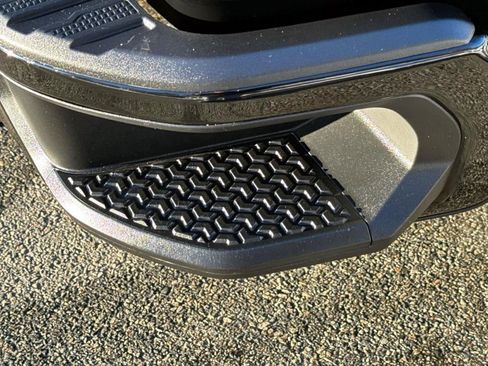 Used 2024 Chevrolet Silverado 1500 Custom image 10