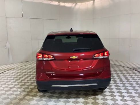 Used 2024 Chevrolet Equinox LT image 2