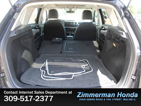 Used 2023 Volkswagen Taos SE w/ Panoramic Sunroof Package AWD/4WD image 7