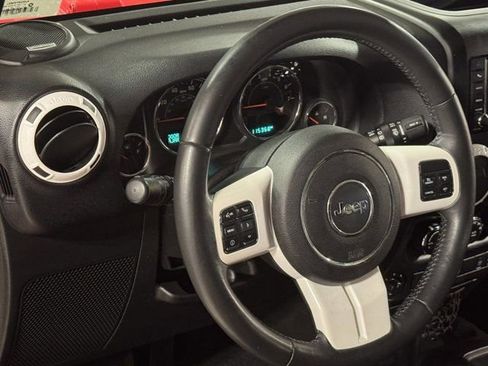 Used 2015 Jeep Wrangler Unlimited Sahara AWD/4WD image 28