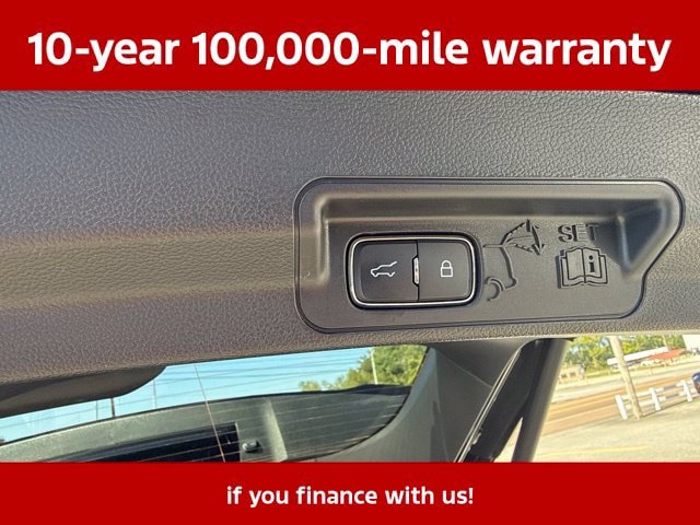 Used 2025 Ford Explorer ST-Line w/ Premium Package RWD image 27