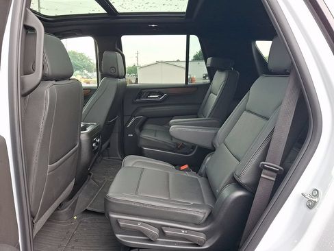 Used 2026 GMC Yukon Denali w/ Sun & Power Step Package AWD/4WD image 10