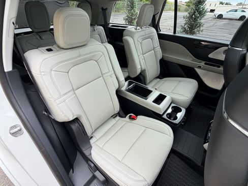 New 2026 Lincoln Aviator Reserve AWD/4WD image 15