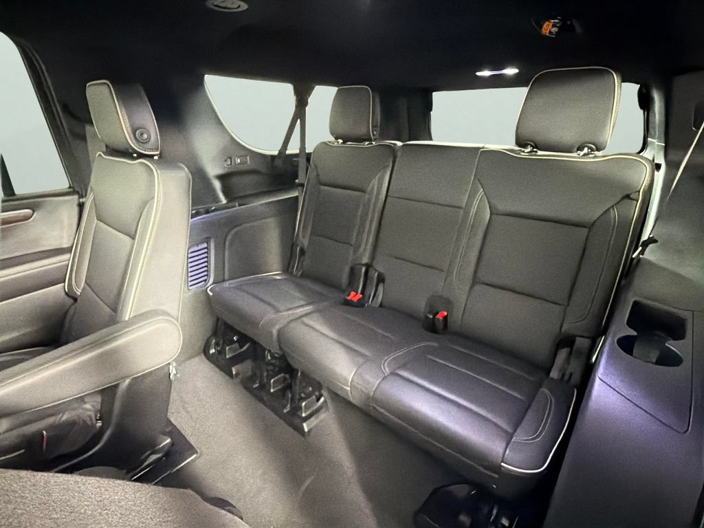 Used 2026 Chevrolet Suburban Premier AWD/4WD image 29