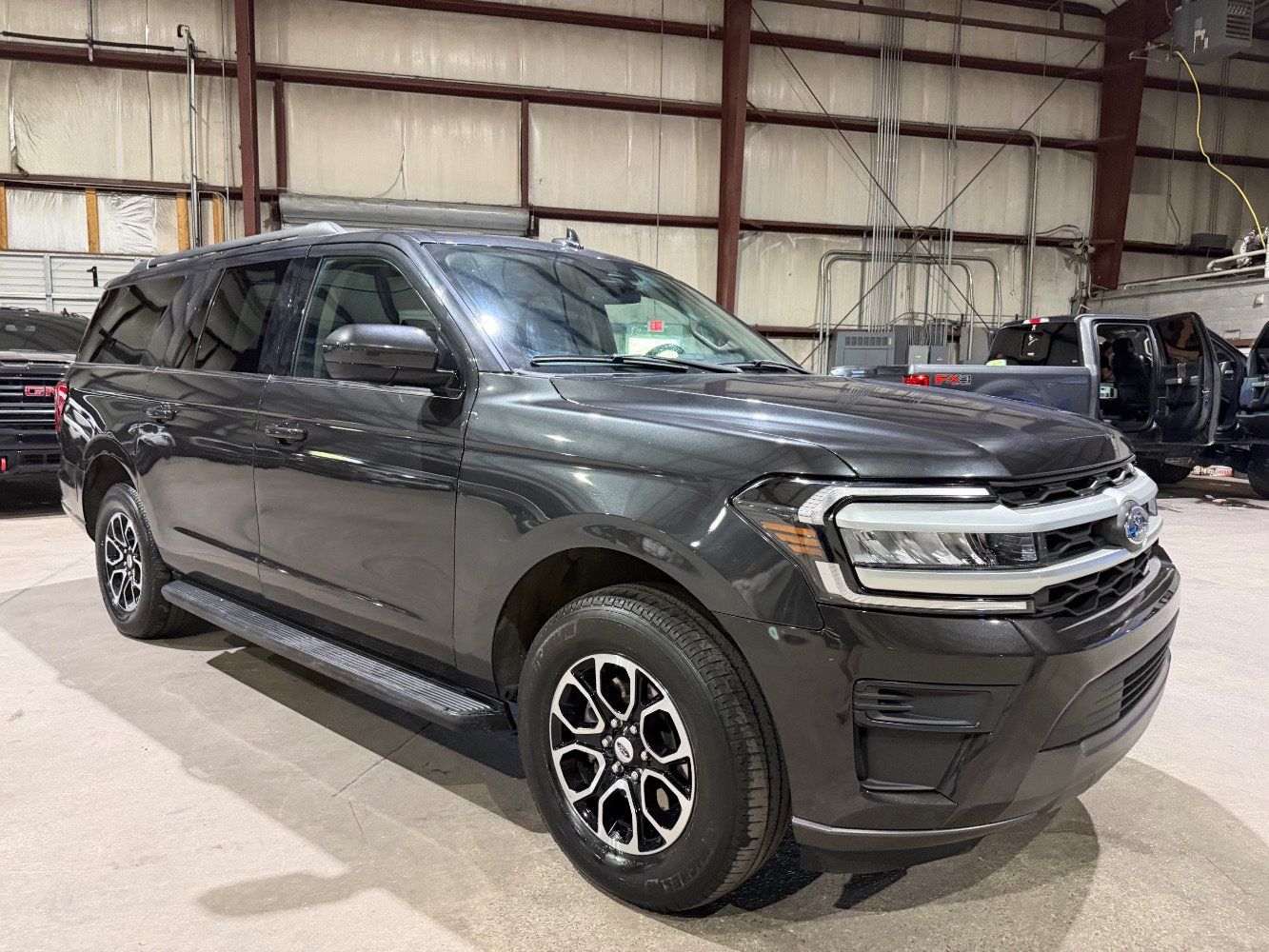 Used 2024 Ford Expedition Max XLT RWD image 2