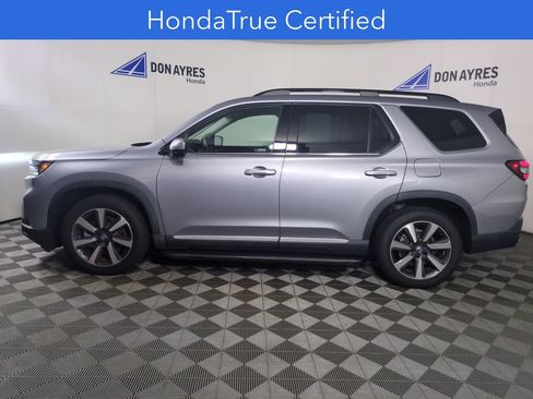 Certified 2023 Honda Pilot Touring image 2