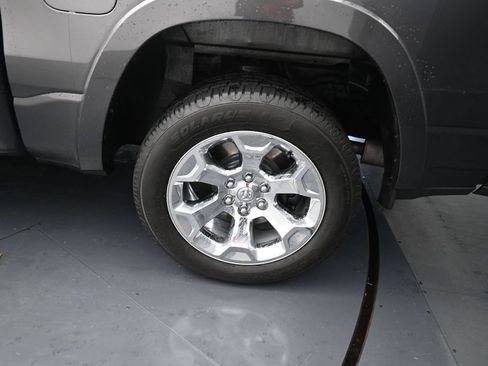 Used 2019 RAM 1500 Big Horn AWD/4WD image 14